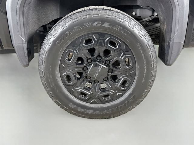 Used 2024 Onyx Black GMC Denali image 31