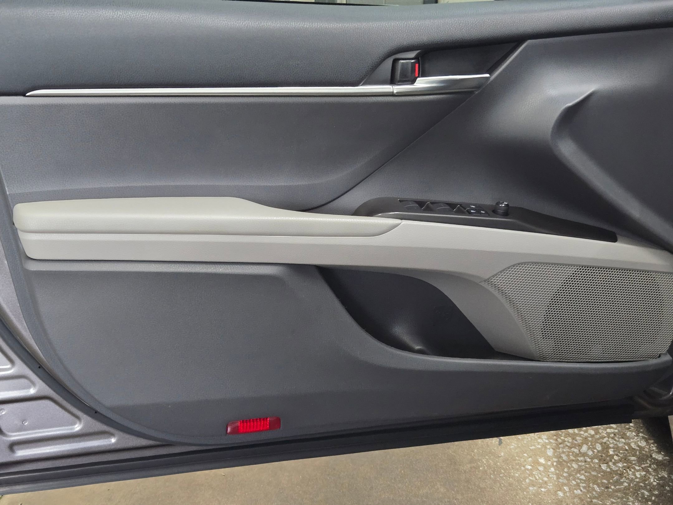 Used 2022 PREDAWN GRAY MI Toyota LE image 20