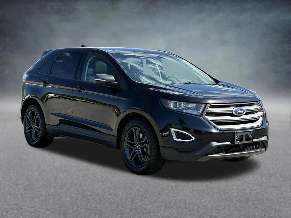Used 2018 Shadow Black Ford SEL image 8