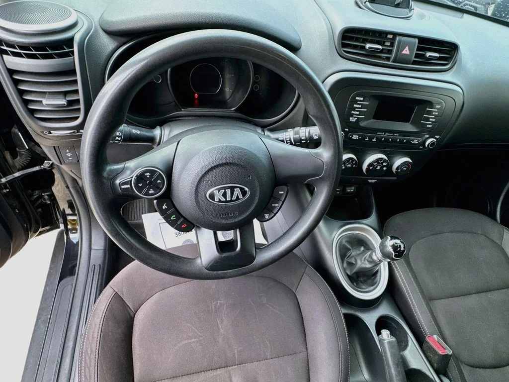 Used 2016 Black Kia Base image 11