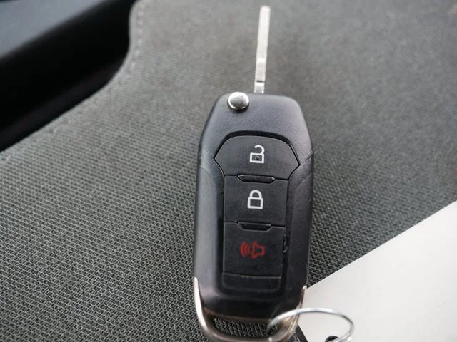 Used 2023 Oxford White Ford XLT image 37