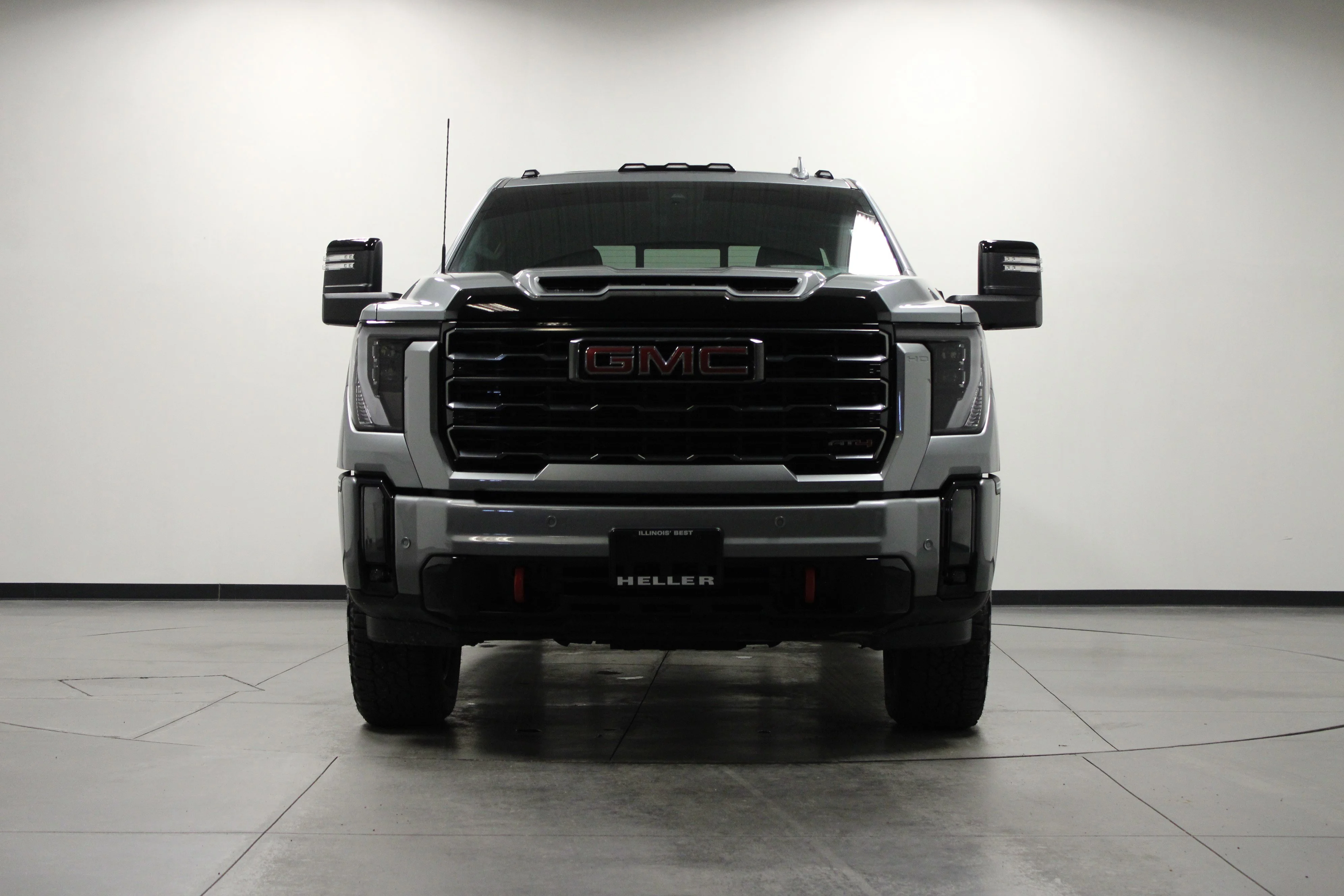 Used 2024 Sterling Metallic GMC AT4 image 9