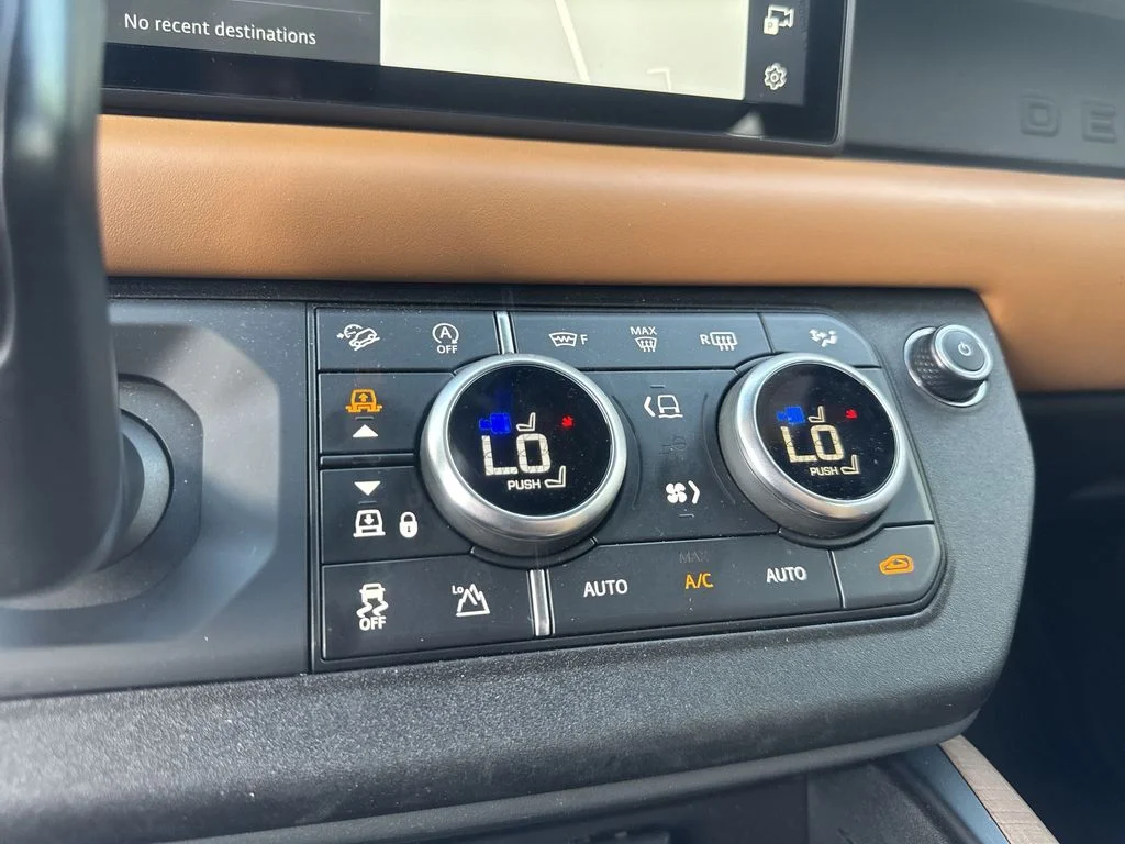 Used 2020  Land Rover X image 19