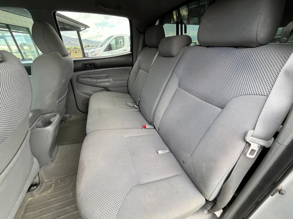 Used 2009 Silver Toyota BASE image 13