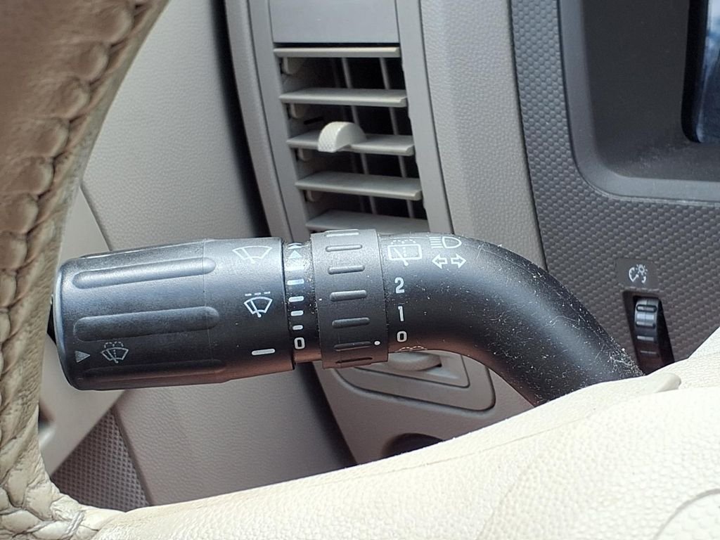 Used 2011 Silver Ford XLT image 15