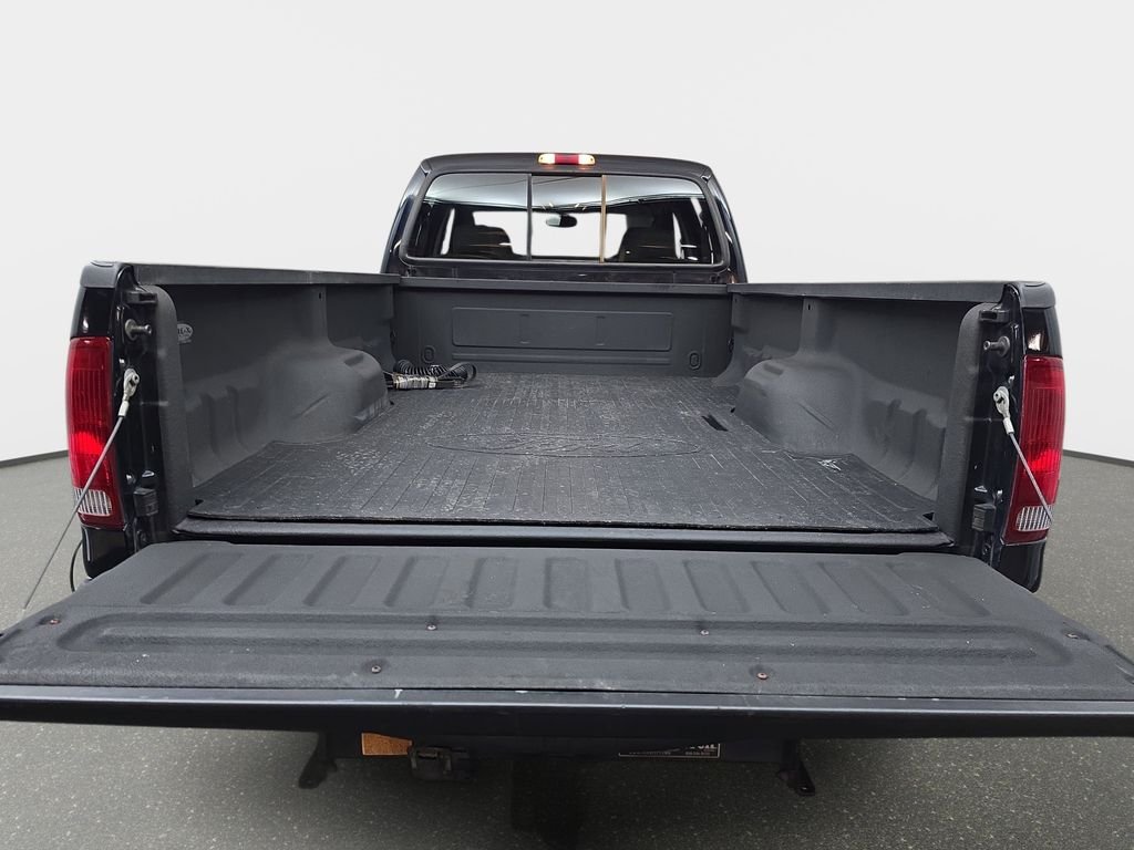 Used 2005 Black Clearcoat Ford  image 8