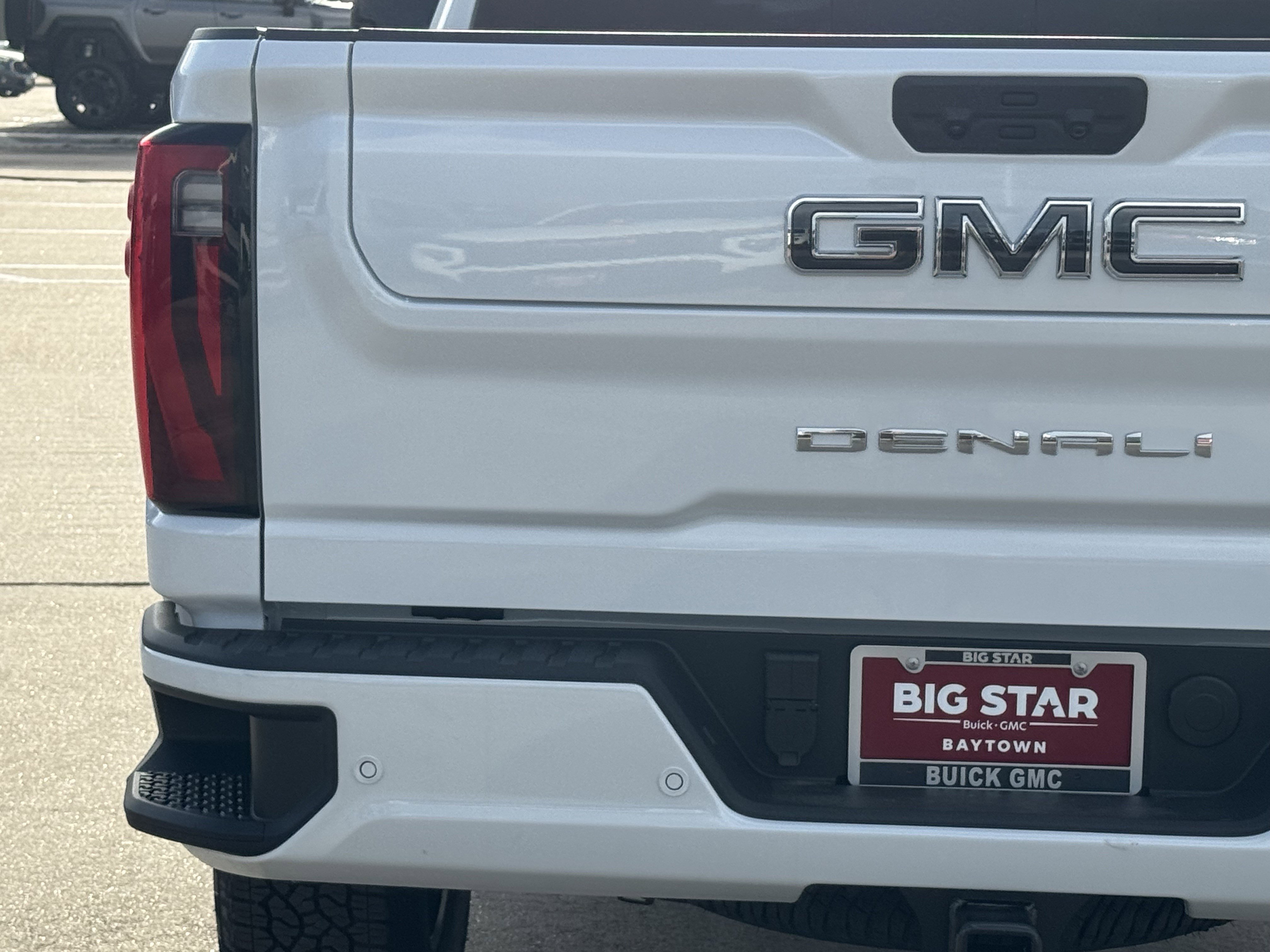 2026 GMC Sierra 2500HD Denali Ultimate - Photo 10