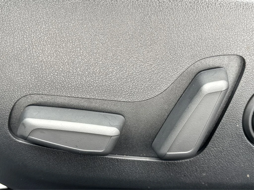 New 2025 White Kia GT-Line Turbo image 30