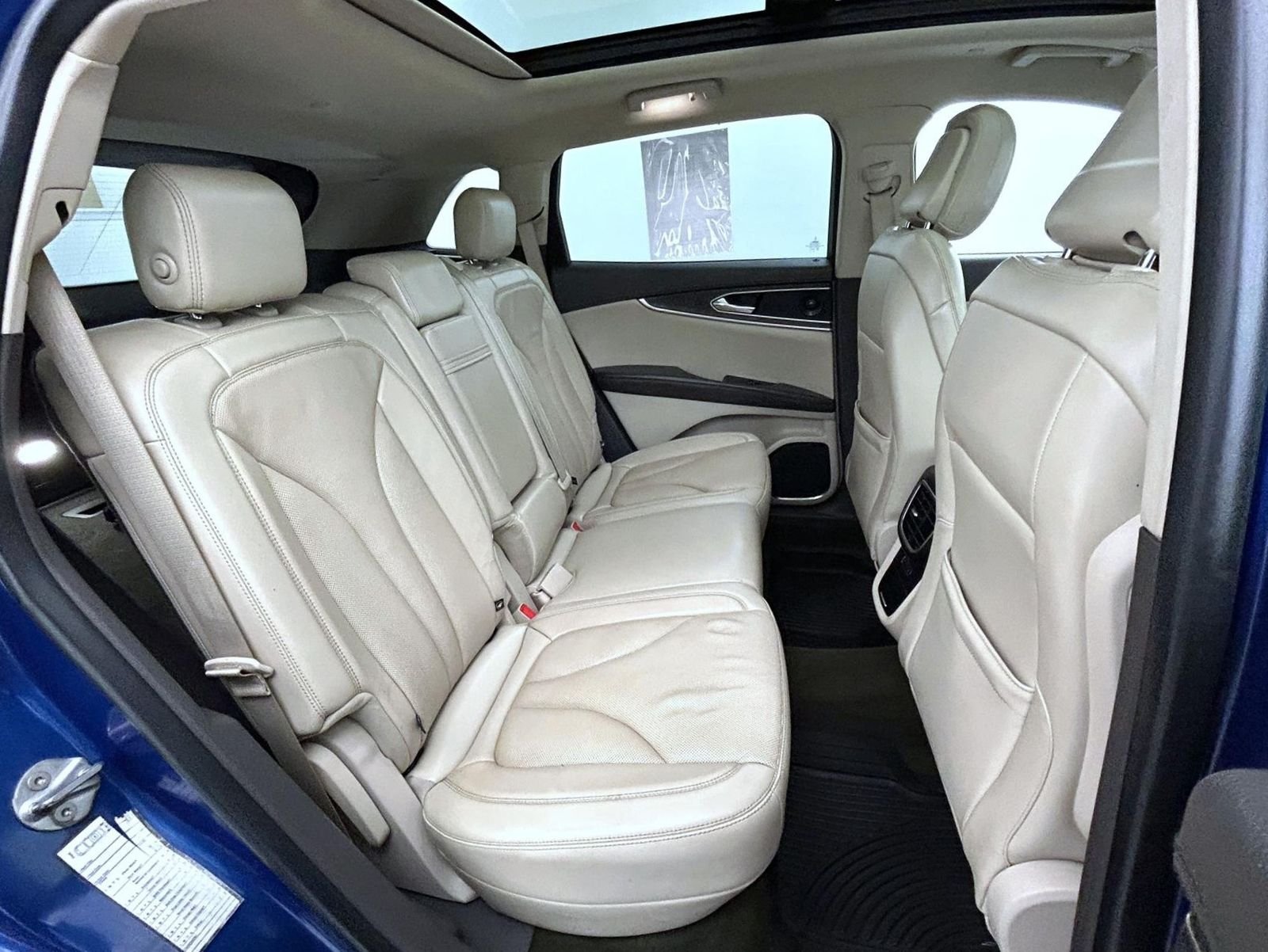 Used 2020 Blue Lincoln Reserve image 18
