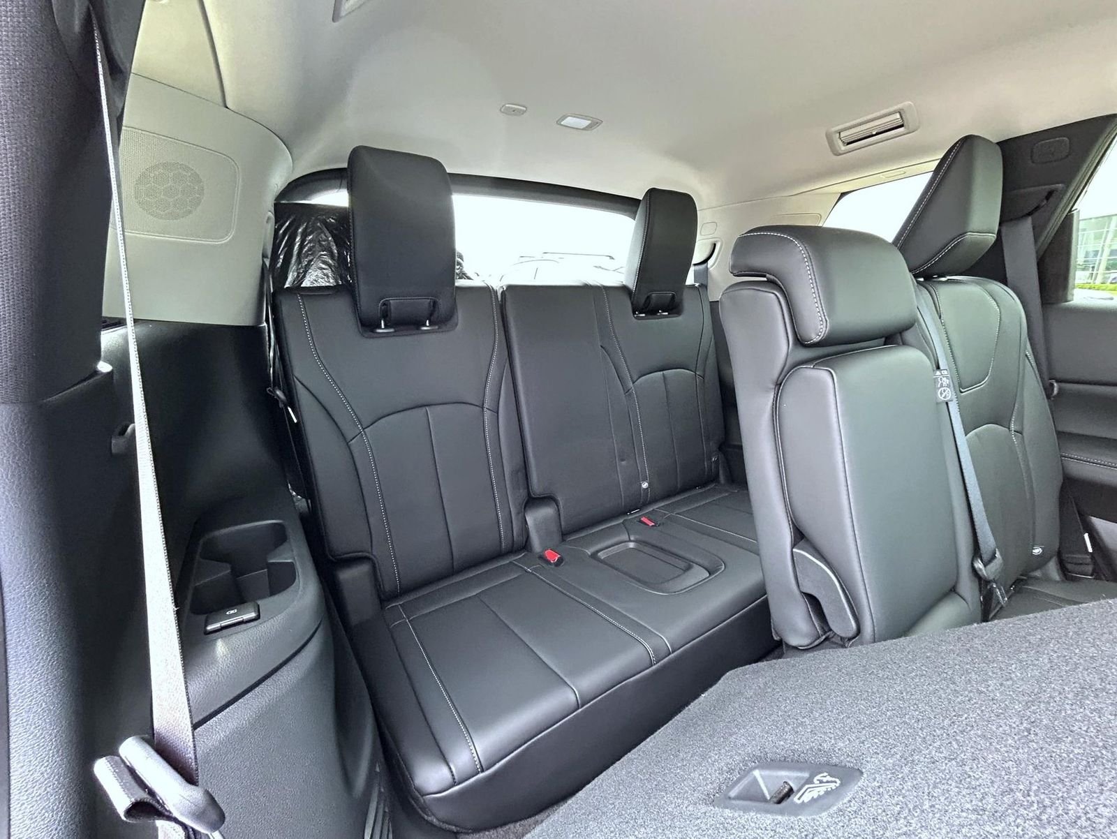 New 2027 MINERAL BLACK INFINITI Luxe AWD image 19