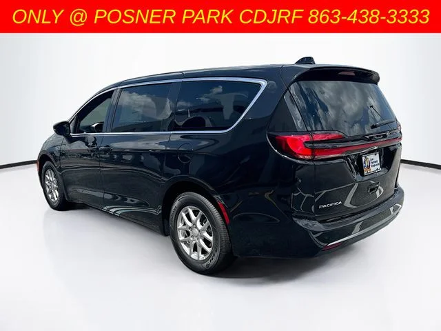 New 2027 Diamond Black Crystal Pearl-Coat Exterior Paint Chrysler  image 7