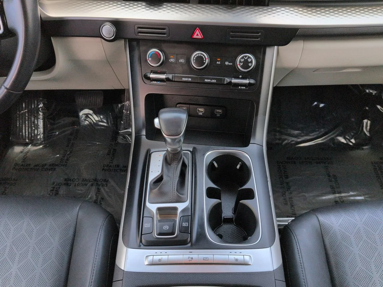 2024 Kia Carnival LX Seat Pkg - Photo 22