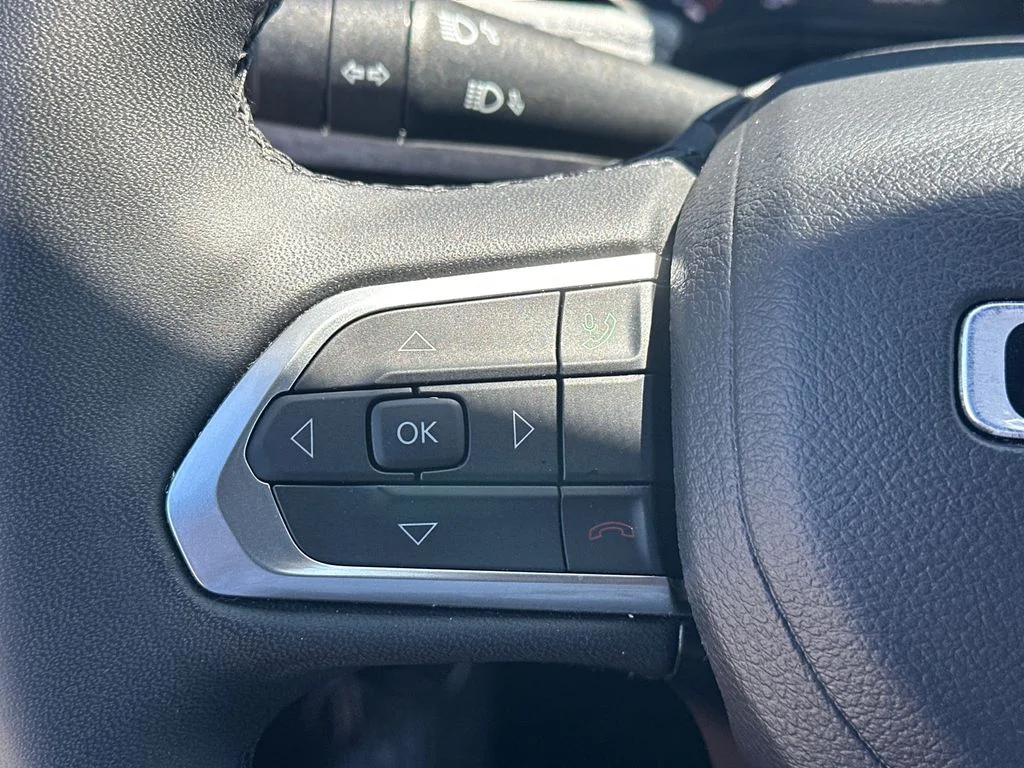 Used 2025 Black Jeep Latitude image 24