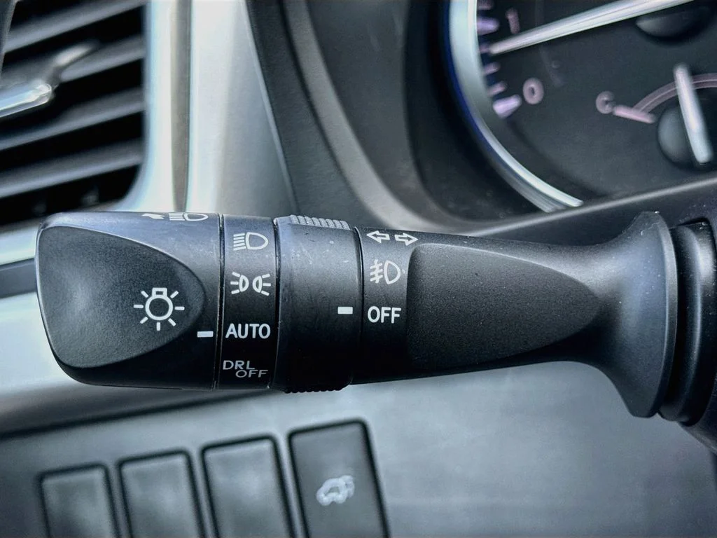 Used 2015 Gray Toyota LE Plus V6 image 12