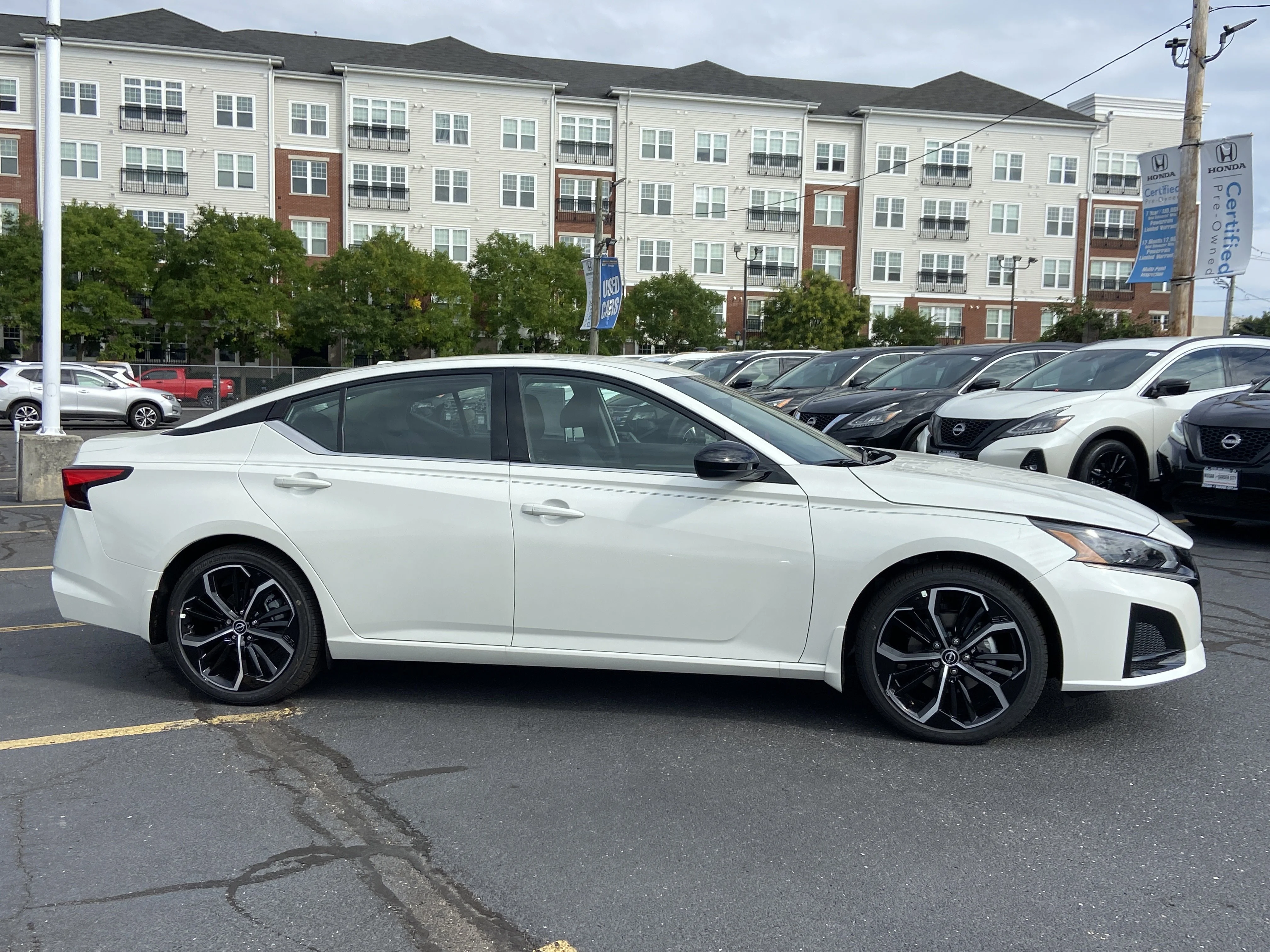 New 2025 Pearl White Tricoat Nissan SR image 3
