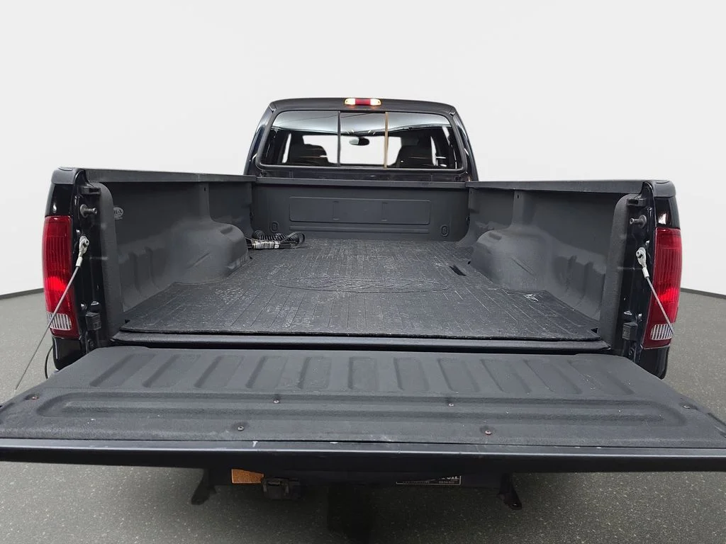 Used 2005 Black Clearcoat Ford Lariat image 8