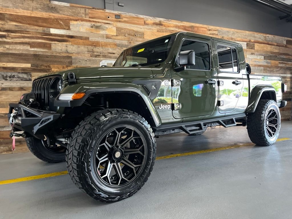 Used 2021 Green Clearcoat Jeep Overland image 18