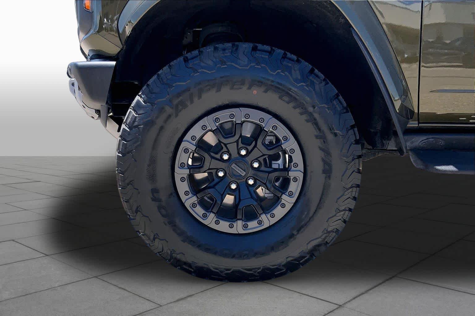 Used 2024 Shelter Green Metallic Ford Raptor image 10