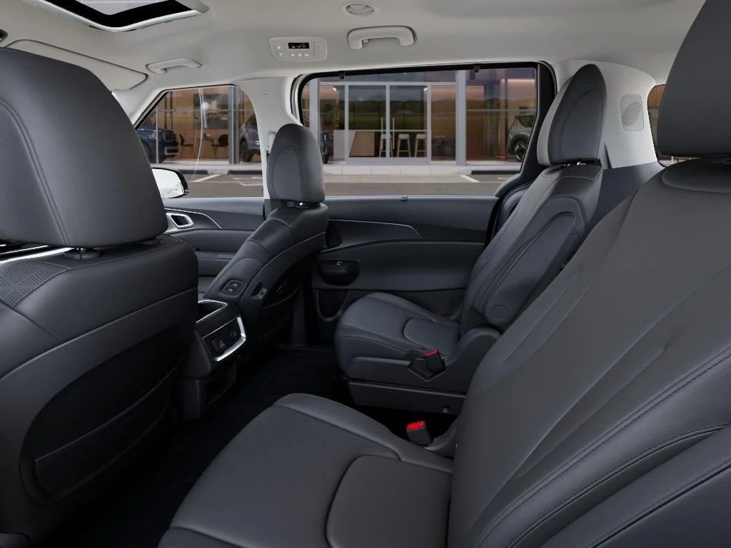 New 2027 Ivory Silver Kia SX image 18