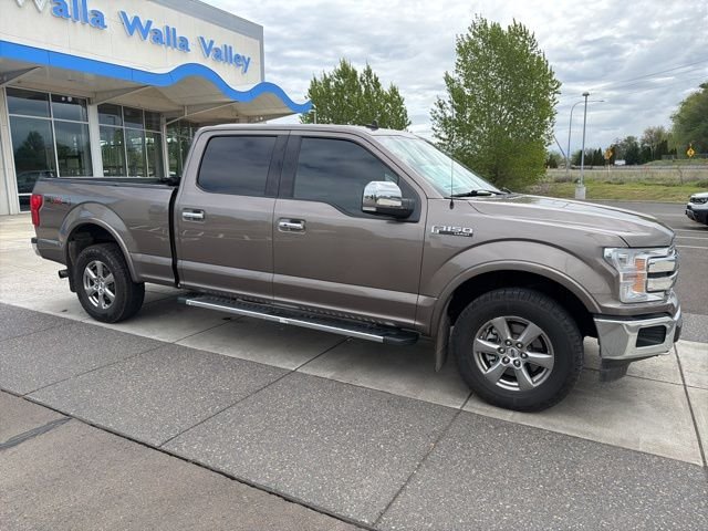 Used 2020  Ford Lariat image 2