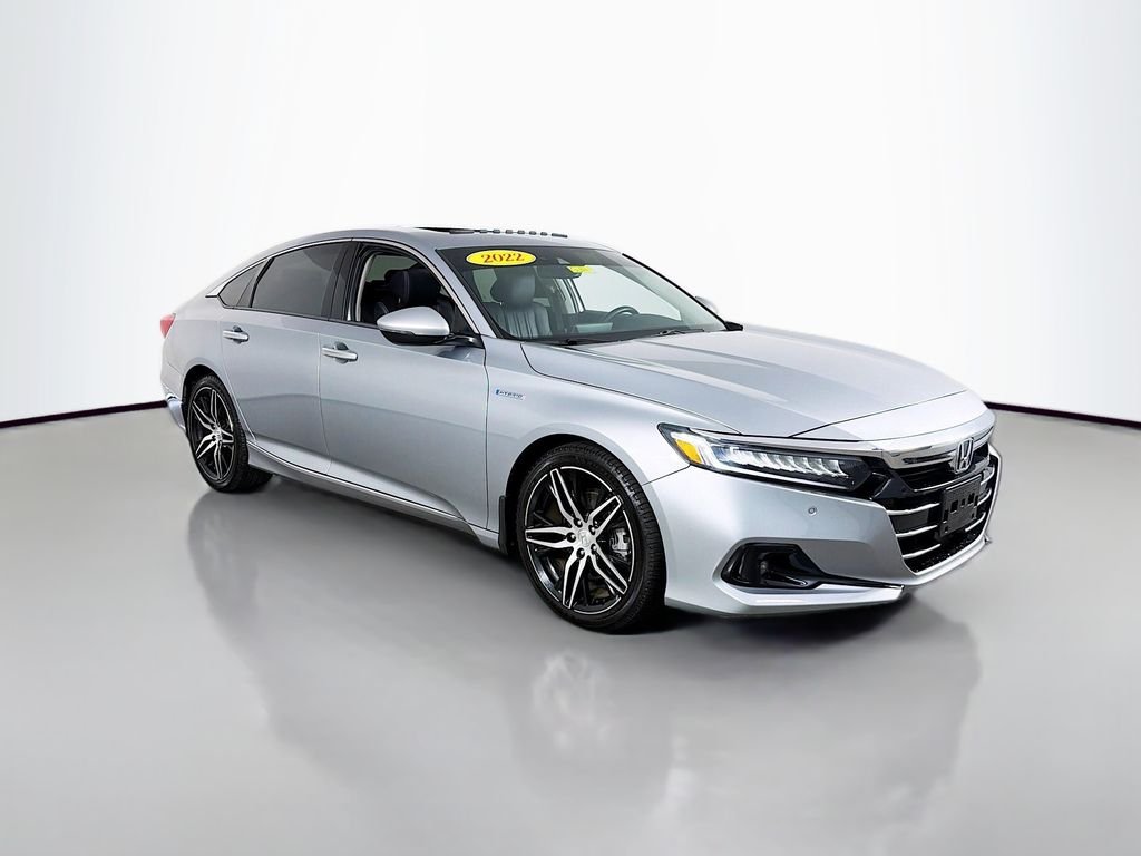 Used 2022 Lunar Silver Metallic Honda Touring image 1