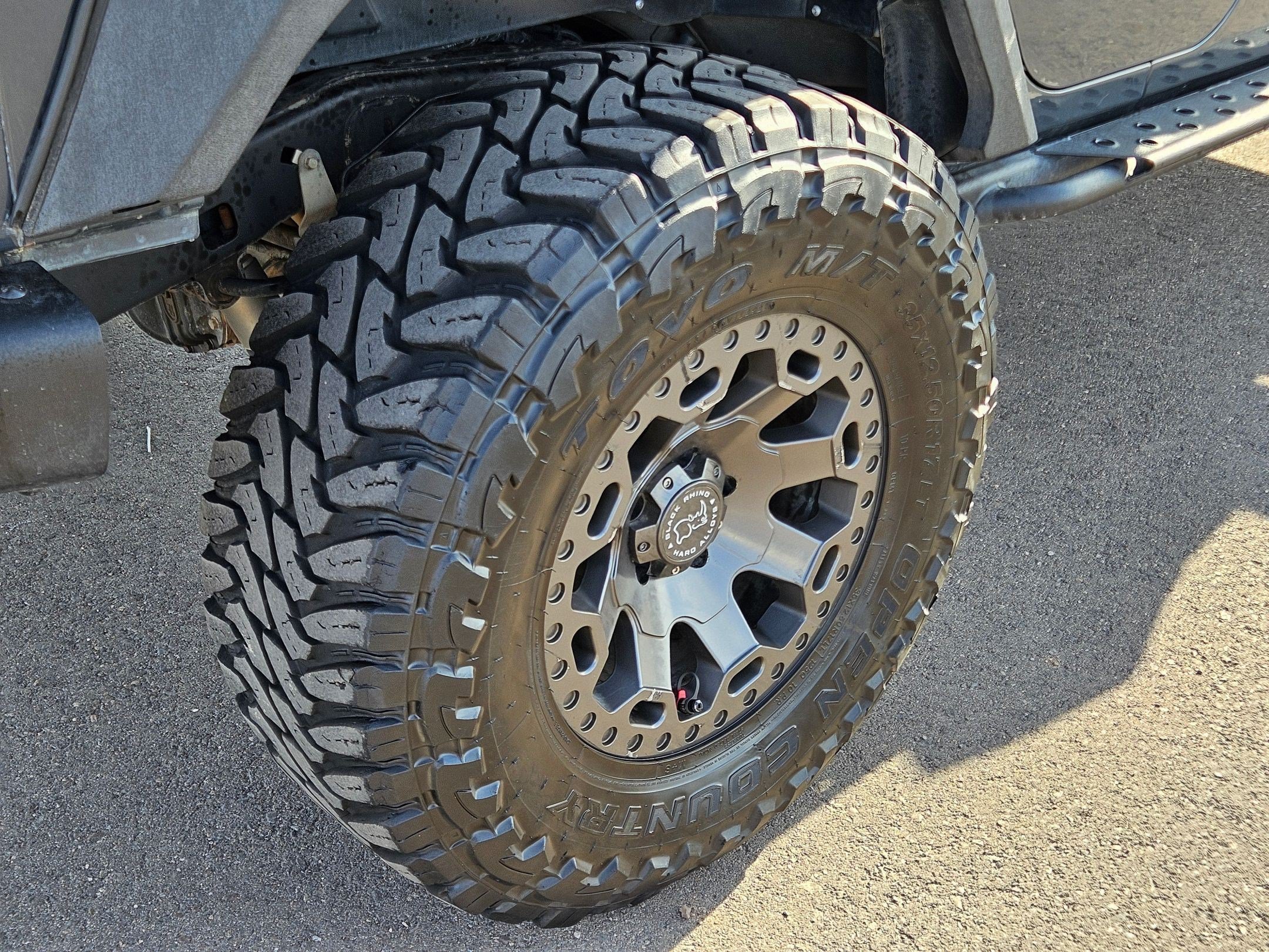 Used 2017 Gray Jeep Rubicon Recon image 13