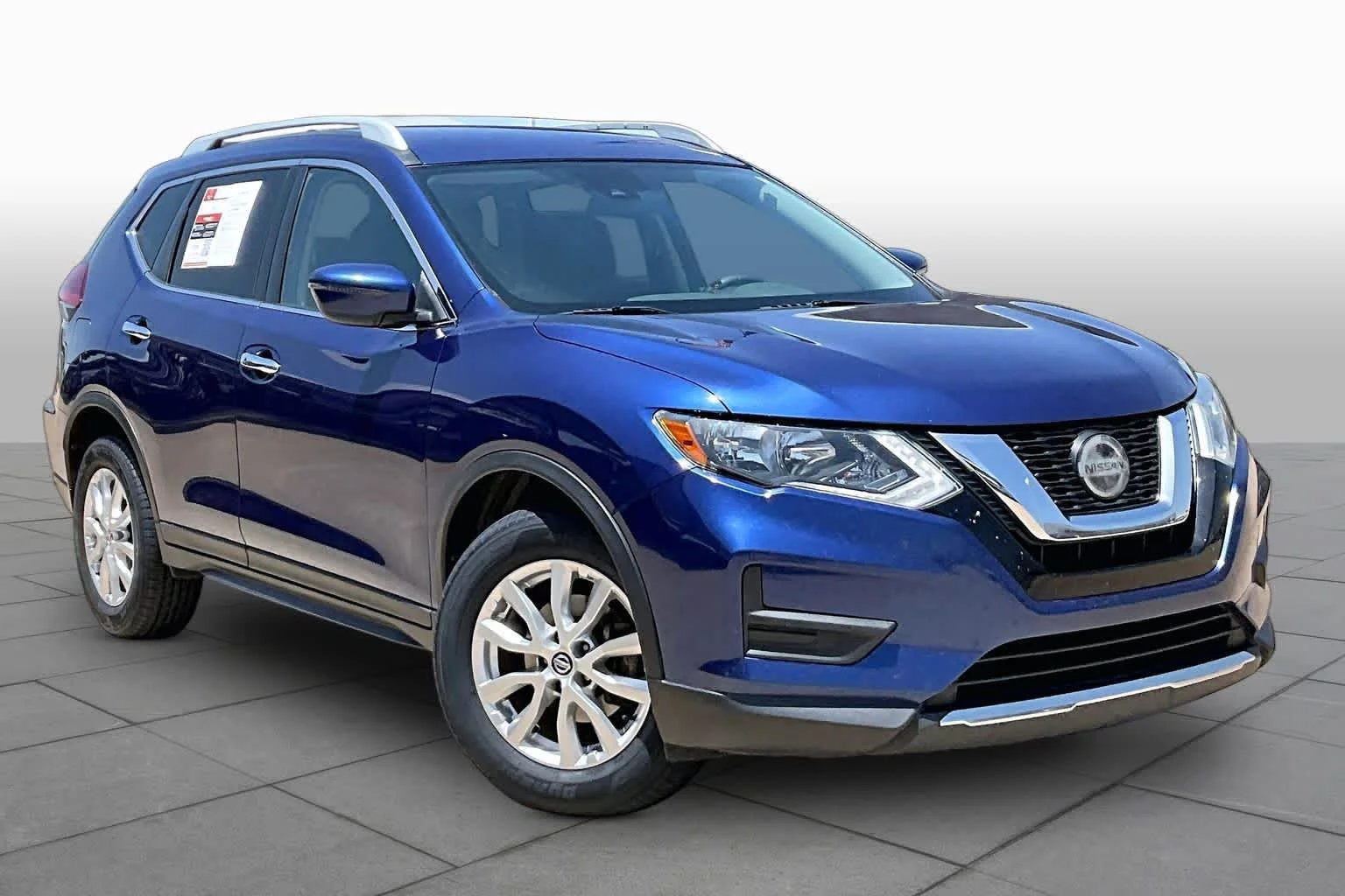 Used 2019 Caspian Blue Metallic Nissan SV image 2