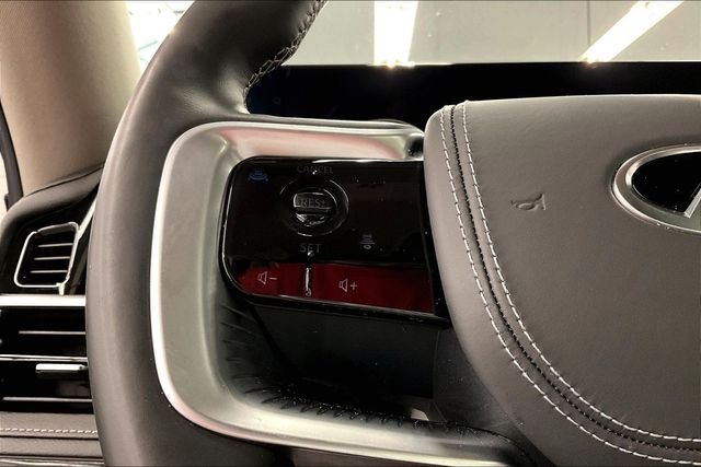 2025 INFINITI QX80 Sensory 4WD - Photo 27