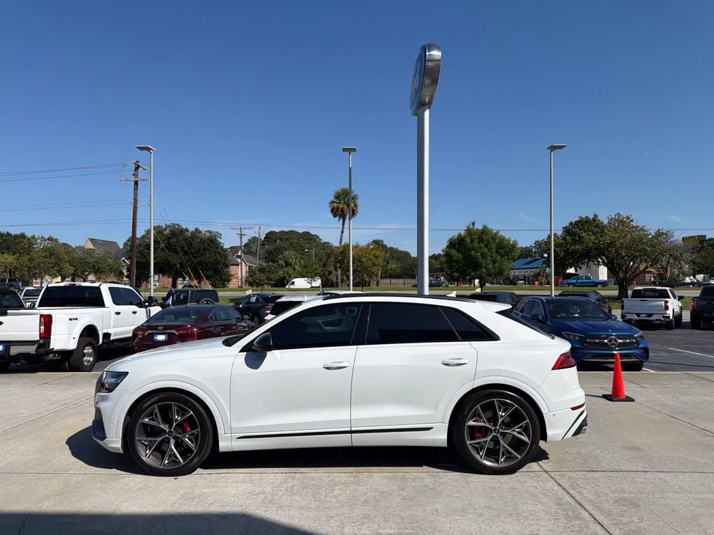 Used 2022  Audi 4.0T Prestige image 3