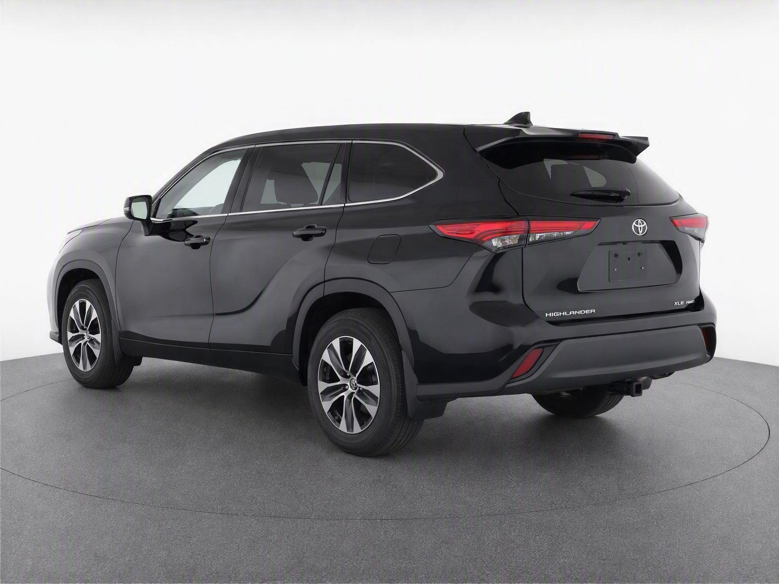 Used 2021 Midnight Black Metallic Toyota XLE image 12