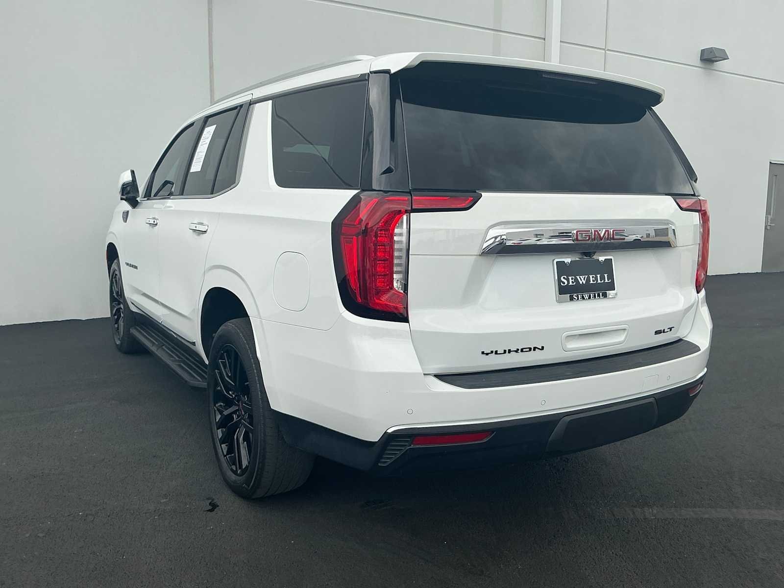 Used 2023 Summit White GMC SLT image 6