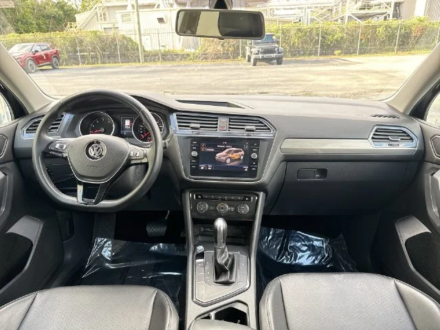 Used 2018 Green Volkswagen 2.0T SE image 9