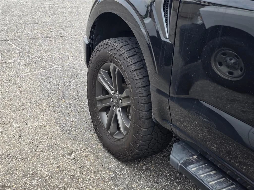 Used 2022 Black Ford Lariat image 20