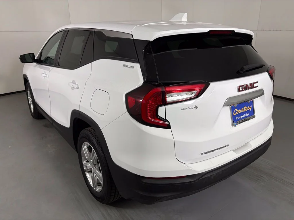 Used 2024 White GMC SLE image 6