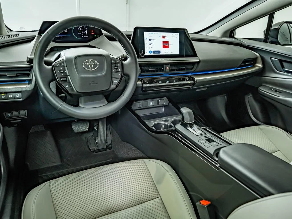 Used 2024 Guardian Gray Toyota XLE image 32