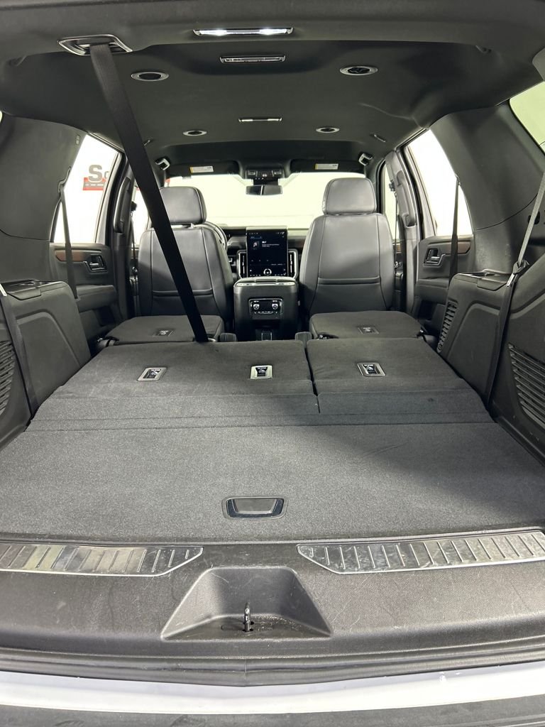 Used 2025 White GMC Denali image 23