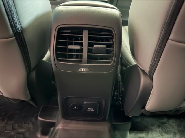 New 2025 Velocity Blue Metallic Ford Badlands® image 38