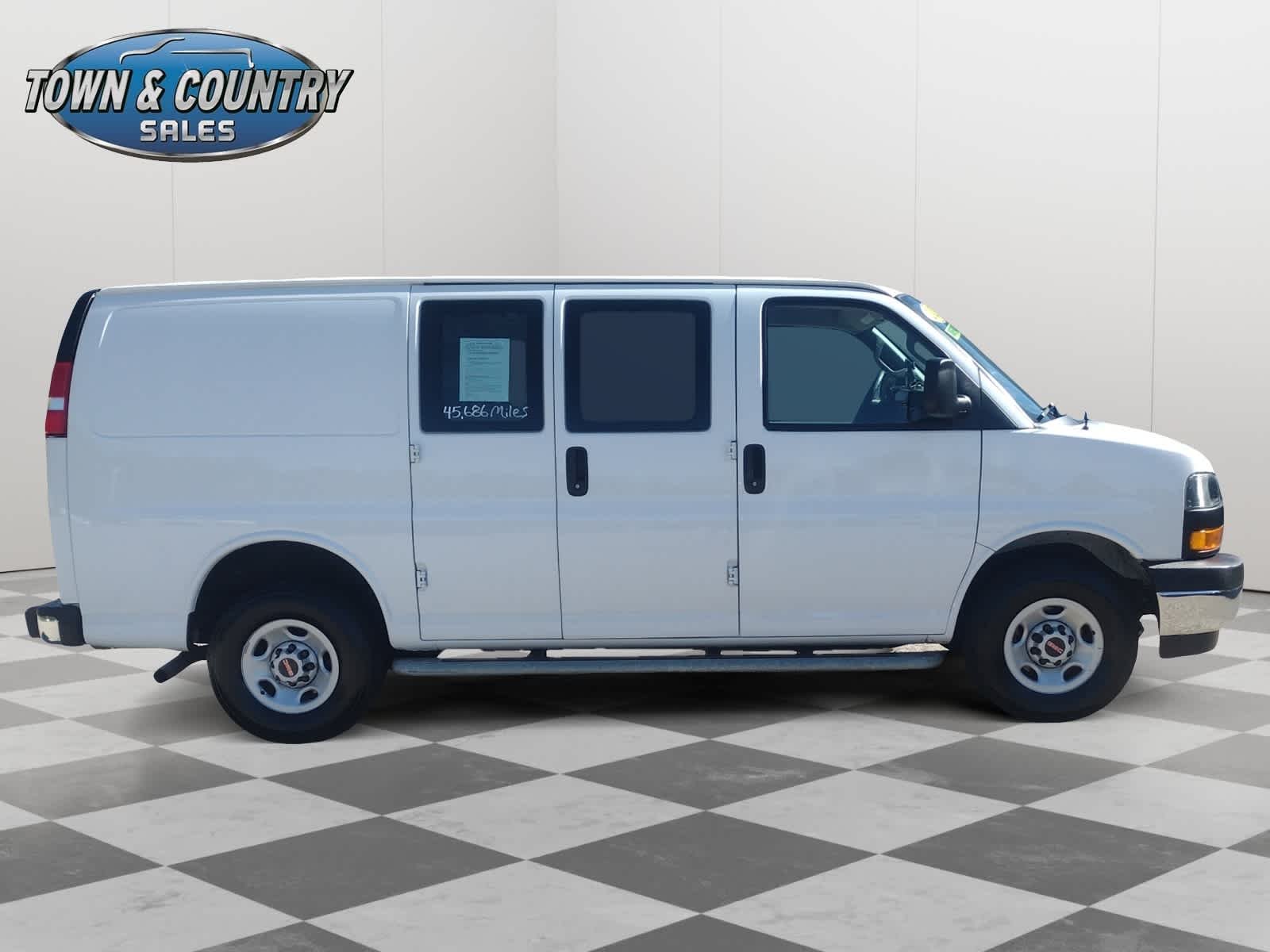 2023 GMC Savana Cargo Work Van - Photo 7