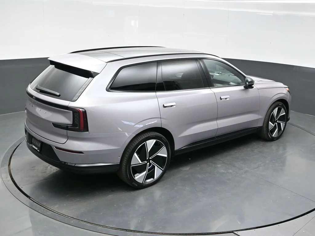New 2026 Aurora Silver Volvo Ultra image 30