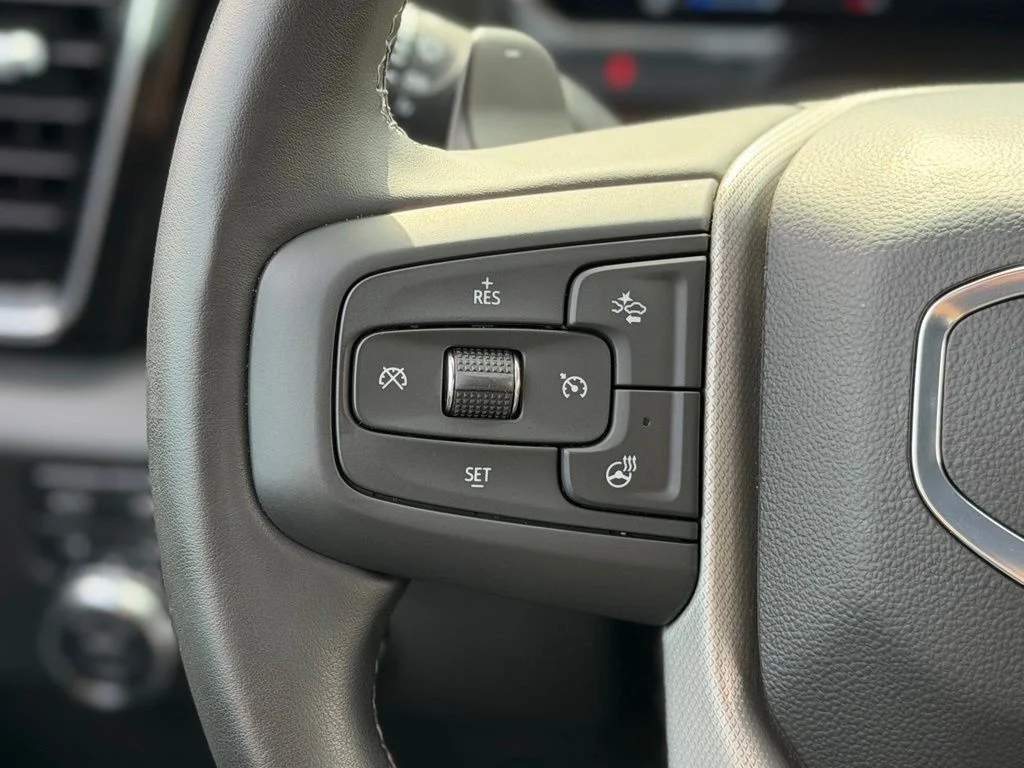 Used 2025 Silver GMC Denali image 15