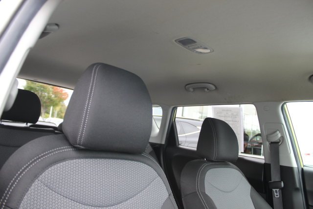 Used 2018 Green Kia Plus image 29