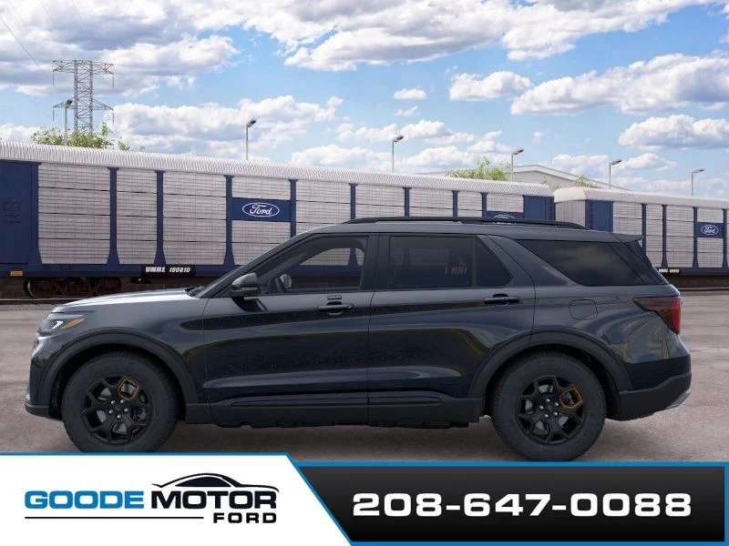 New 2026 Agate Black Metallic Ford Tremor® image 3
