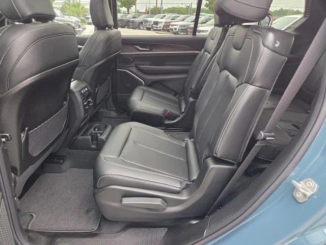New 2026 Steel Blue Exterior Paint Jeep Limited image 7