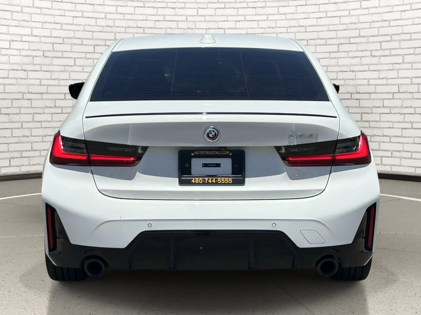 2023 BMW 3 Series 330i - Photo 7