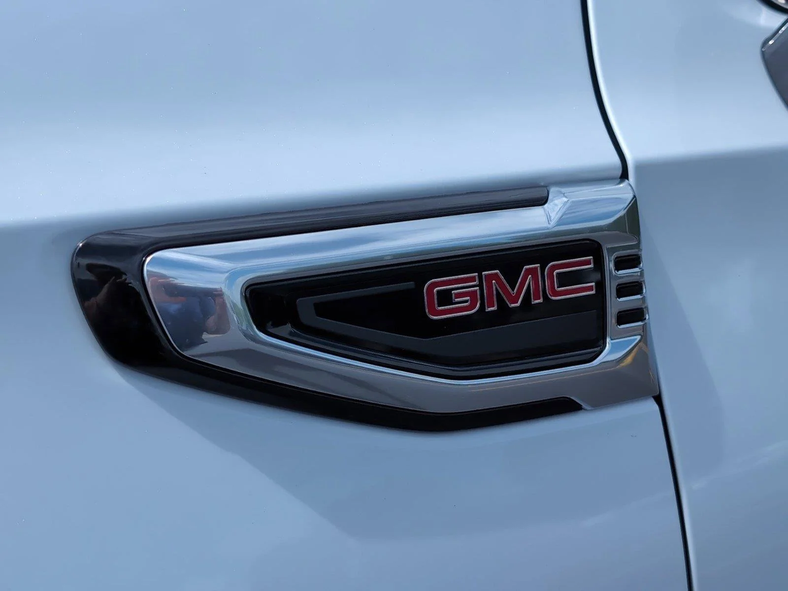 New 2026 Glacier White Tricoat GMC Denali image 40