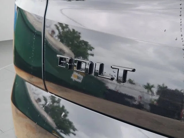 New 2027 Mosaic Black Metallic Chevrolet LT image 28