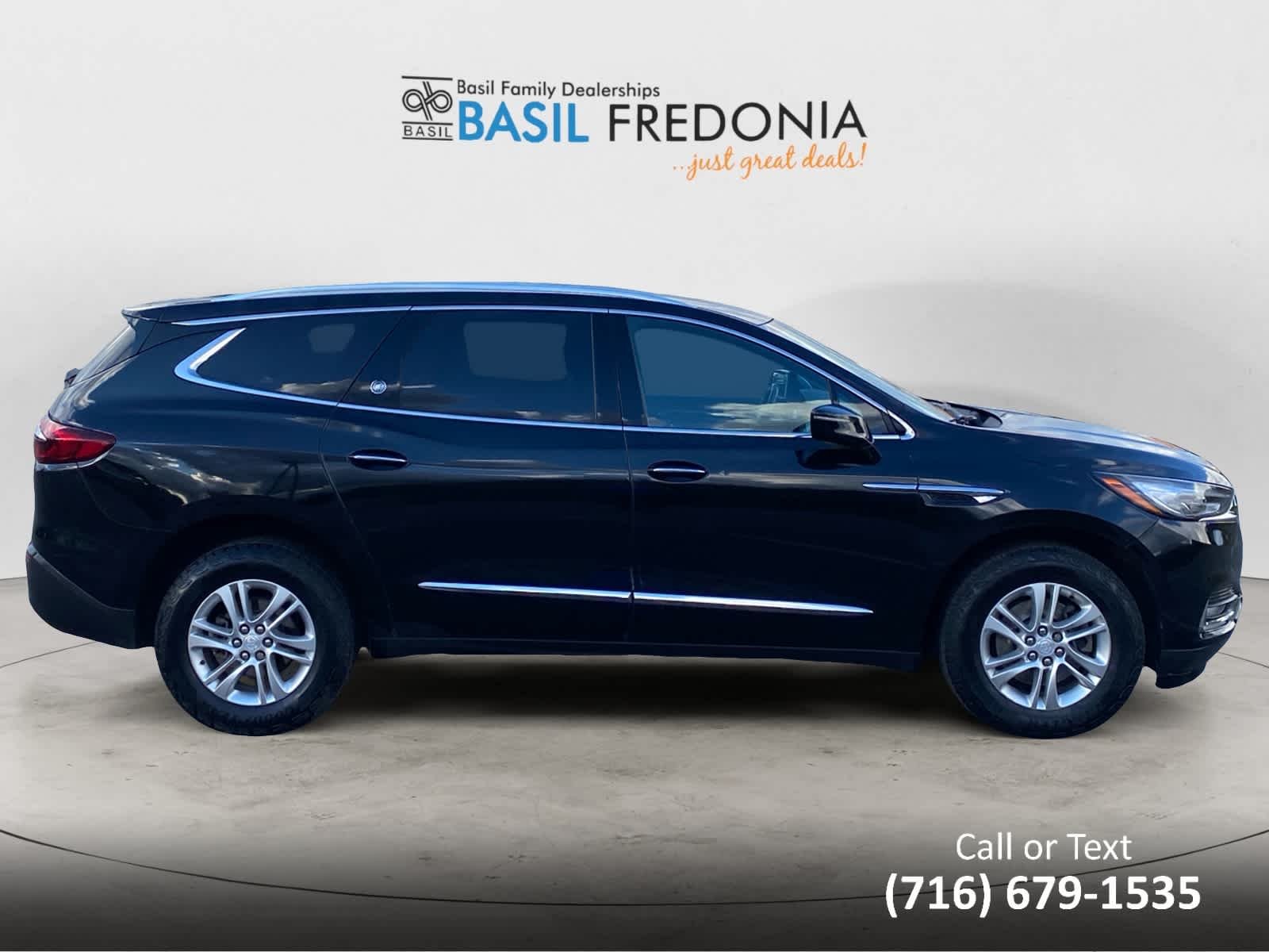 Used 2018 Includes Spectra Gray lower exterior accent color.) Buick Premium image 10