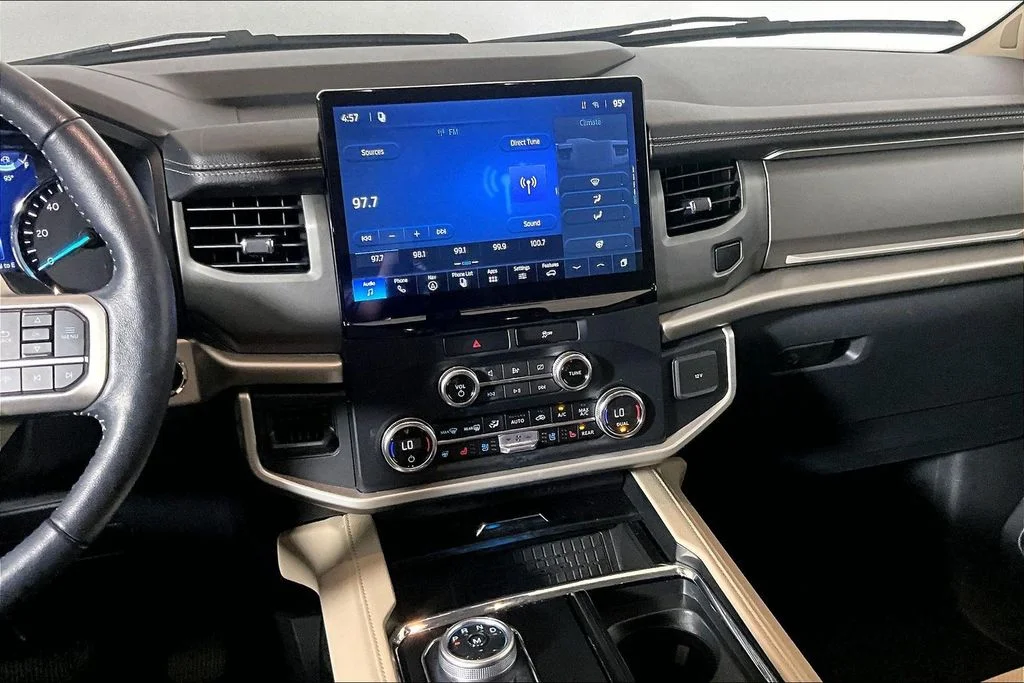 Used 2023 White Metallic Ford XLT image 5
