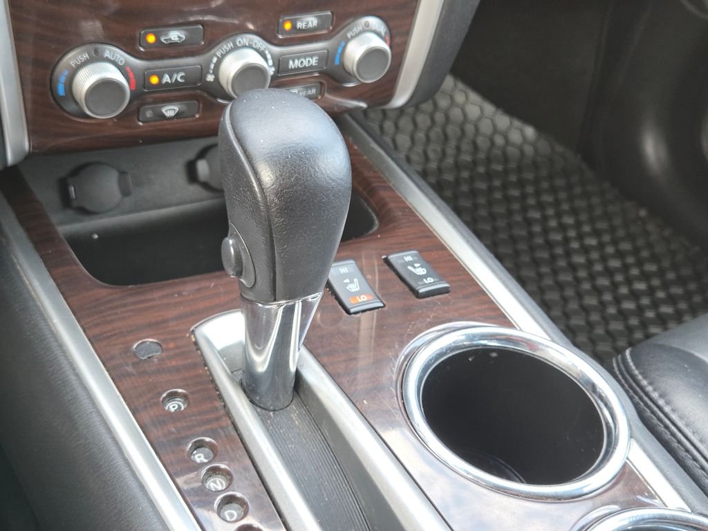 Used 2015 Gray Nissan SL image 28