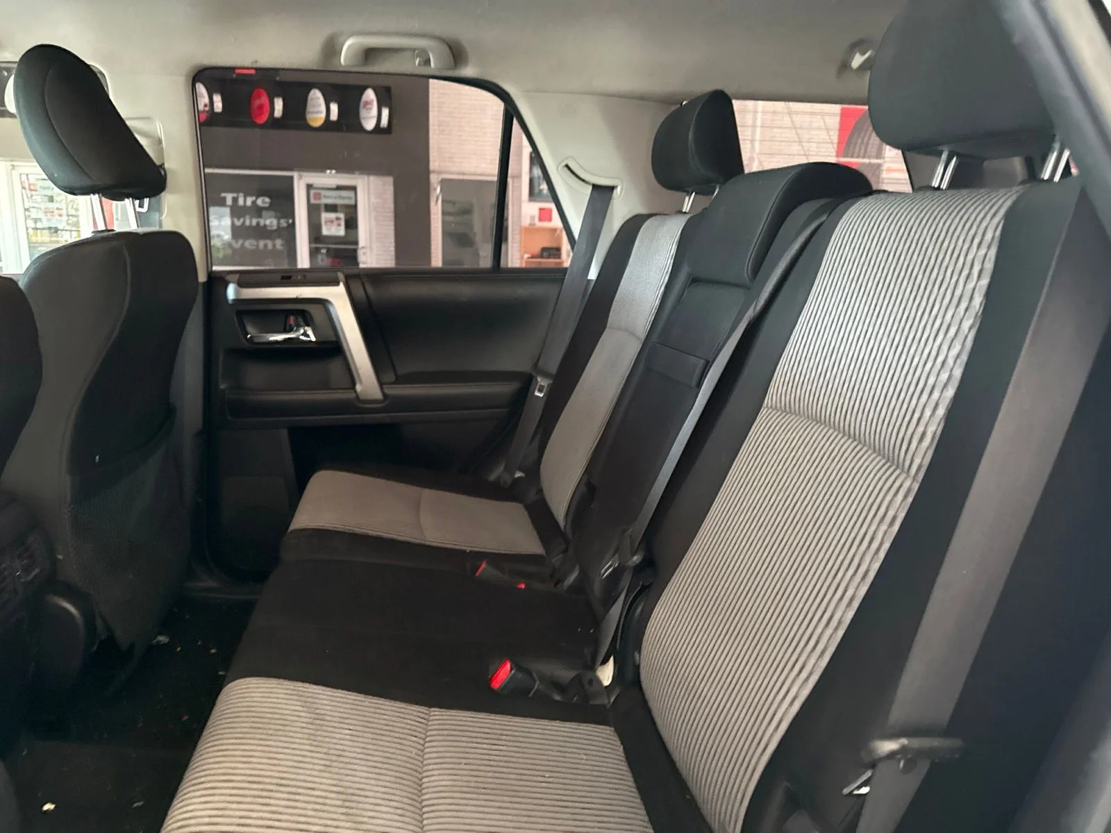 Used 2014 Silver Toyota SR5 image 16